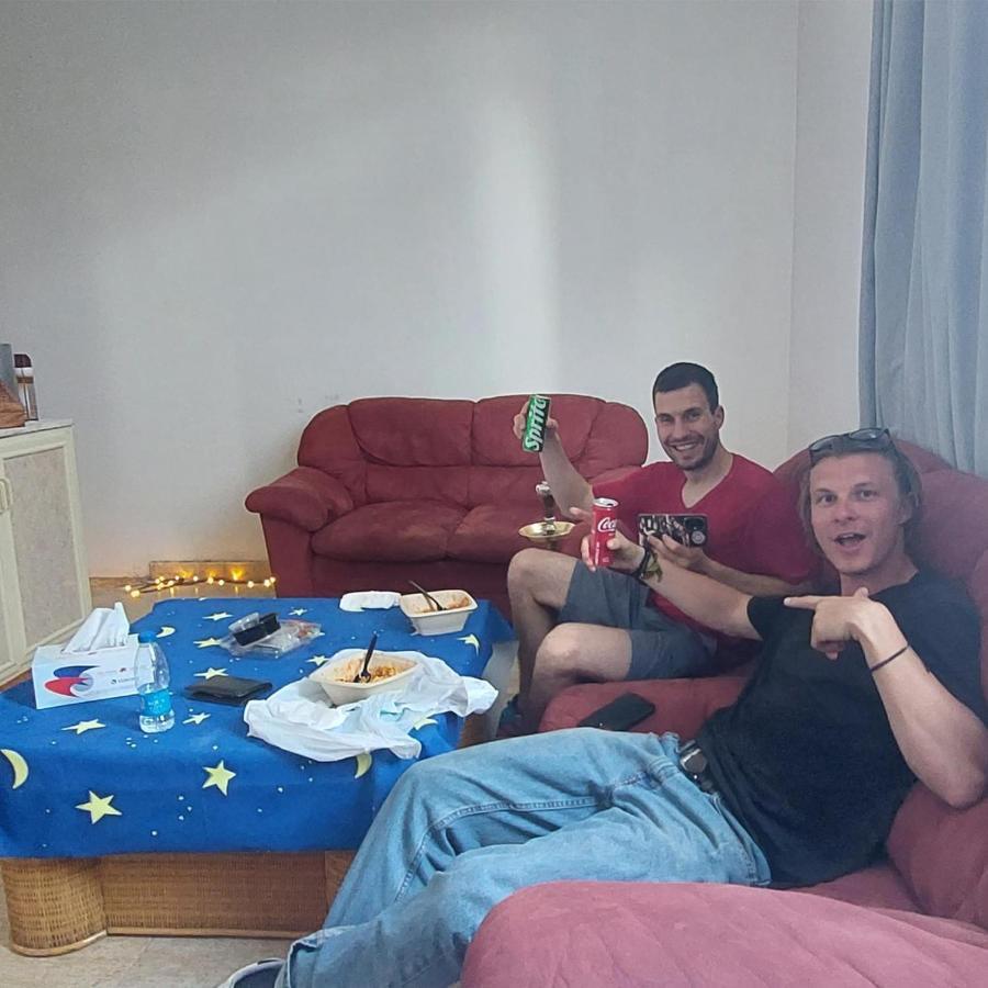 Hostel The Venue Aladdin Kuwait City Екстер'єр фото