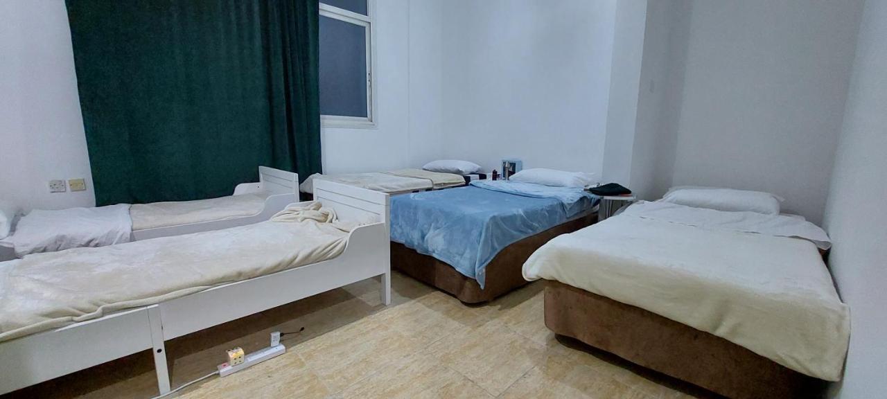 Hostel The Venue Aladdin Kuwait City Екстер'єр фото
